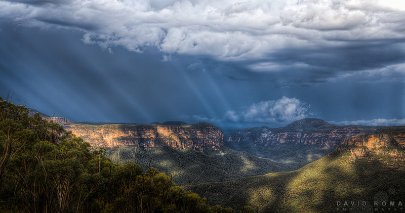 Rays of hope - Pulpit Rock, Blackheath, NSW, Australia